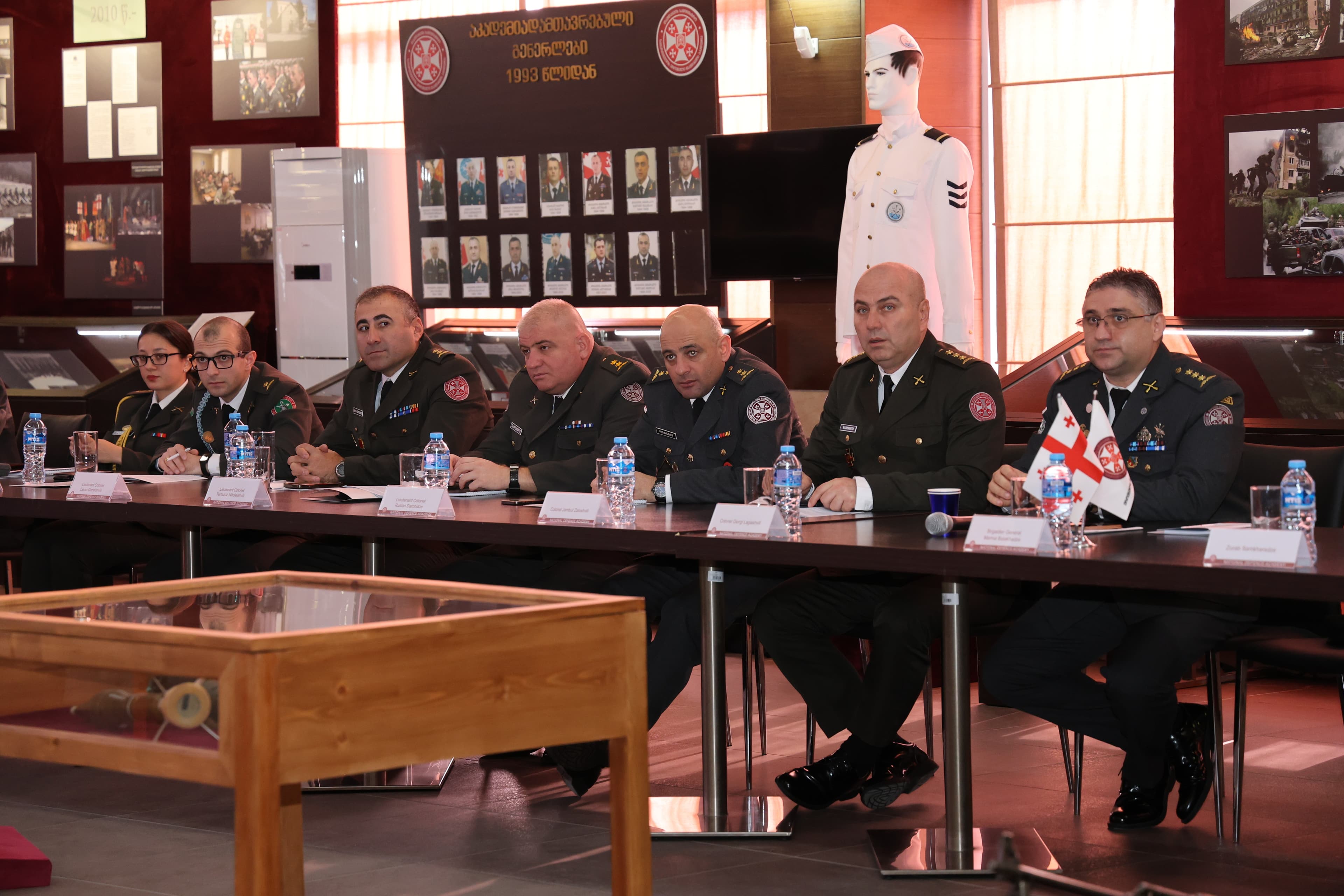 <p style="text-align: justify">დავით აღმაშენებლის სახელობის საქართველოს ეროვნული თავდაცვის აკადემიაში ჰიბრიდულ რეჟიმში&nbsp; საერთაშორისო სტუდენტური კონფერენცია „თავდაცვის ინოვაციები და საერთაშორისო პარტნიორობა“ ჩატარდა.</p><p style="text-align: justify">კონფერენცია გახსნა და მისასალმებელი სიტყვა წარმოთქვა აკადემიის სამეცნიერო კვლევითი ცენტრის უფროსმა, პოლკოვნიკმა გიორგი ლაღიაშვილმა.</p><p style="text-align: justify">ღონისძიებას ესწრებოდნენ აკადემიის ხელმძღვანელი პირები, აკადემიური პერსონალი, მკვლევრები და მოწვეული სტუმრები.</p><p style="text-align: justify">კონფერენციაზე გაკეთდა მოხსენებები აქტუალურ თემებზე, აუდიტორიის მხრიდან დაისვა არაერთი კითხვა, რაზეც მომხსენებლებმა თავიანთი კომპეტენციის ფარგლებში გასცეს ამომწურავი პასუხები.</p><p style="text-align: justify">კონფერენციის დასრულების შემდეგ, მონაწილეებს სერტიფიკატები გადაეცათ.</p>