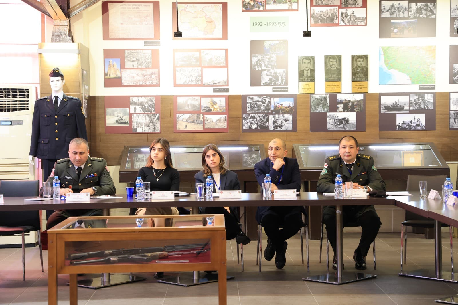 <p style="text-align: justify">დავით აღმაშენებლის სახელობის საქართველოს ეროვნული თავდაცვის აკადემიაში ჩატარდა დისტანციური სწავლების რიგით მეოთხე საერთაშორისო კონფერენცია თემაზე: „დისტანციური სწავლების გამოწვევები და მომავალი“.</p><p style="text-align: justify">კონფერენცია გაიმართა ერთდღიანი ფორმატით და მასში მონაწილეობა მიიღეს საქართველოს ეროვნული თავდაცვის აკადემიის პროფესორ-მასწავლებლებმა, საქართველოს თავდაცვის სამინისტროს სხვადასხვა სტრუქტურული ერთეულის წარმომადგენლებმა, აგრეთვე აზერბაიჯანის თავდაცვის უნივერსიტეტის წარმომადგენელმა.</p><p style="text-align: justify">ღონისძიება გახსნა და მოწვეულ სტუმრებს სიტყვით მიმართა აკადემიის რექტორის მოადგილემ, პოლკოვნიკმა ზურაბ ზერეკიძემ. მან ხაზგასმით აღნიშნა დისტანციური სწავლების განვითარების მნიშვნელობა საქართველოს თავდაცვის განათლების სისტემისთვის და განსაკუთრებით გამოყო მისი როლი სწავლების ხარისხის გაუმჯობესებასა და ხელმისაწვდომობის ზრდის პროცესში.</p><p style="text-align: justify">კონფერენციის მონაწილეებმა წარმოადგინეს მრავალმხრივი და საინტერესო თემები, მათ შორის: დისტანციური სწავლების მომავალი, სწავლება თანამედროვე უსაფრთხოების გარემოში, დისტანციური სწავლების უსაფრთხოება და ციფრული სივრცის დაცვა, ხელოვნური ინტელექტის ეპოქაში დისტანციური სწავლების გამოწვევები და სხვა აქტუალური საკითხები.</p><p style="text-align: justify">ღონისძიებამ კიდევ ერთხელ წარმოაჩინა საქართველოს ეროვნული თავდაცვის აკადემიის როლი თანამედროვე საგანმანათლებლო პროცესების განვითარებაში, საერთაშორისო თანამშრომლობის გაღრმავებასა და სამხედრო განათლების ინოვაციური მიდგომების დანერგვაში.</p>