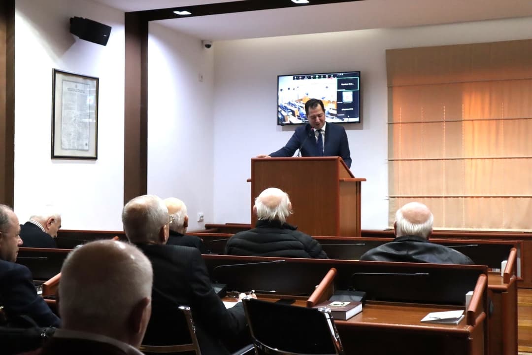 აფხაზეთის უმაღლეს საბჭოში ინტერპელაციის წესით აფხაზეთის იძულებით გადაადგილებულ პირთა მინისტრს მოუსმინეს