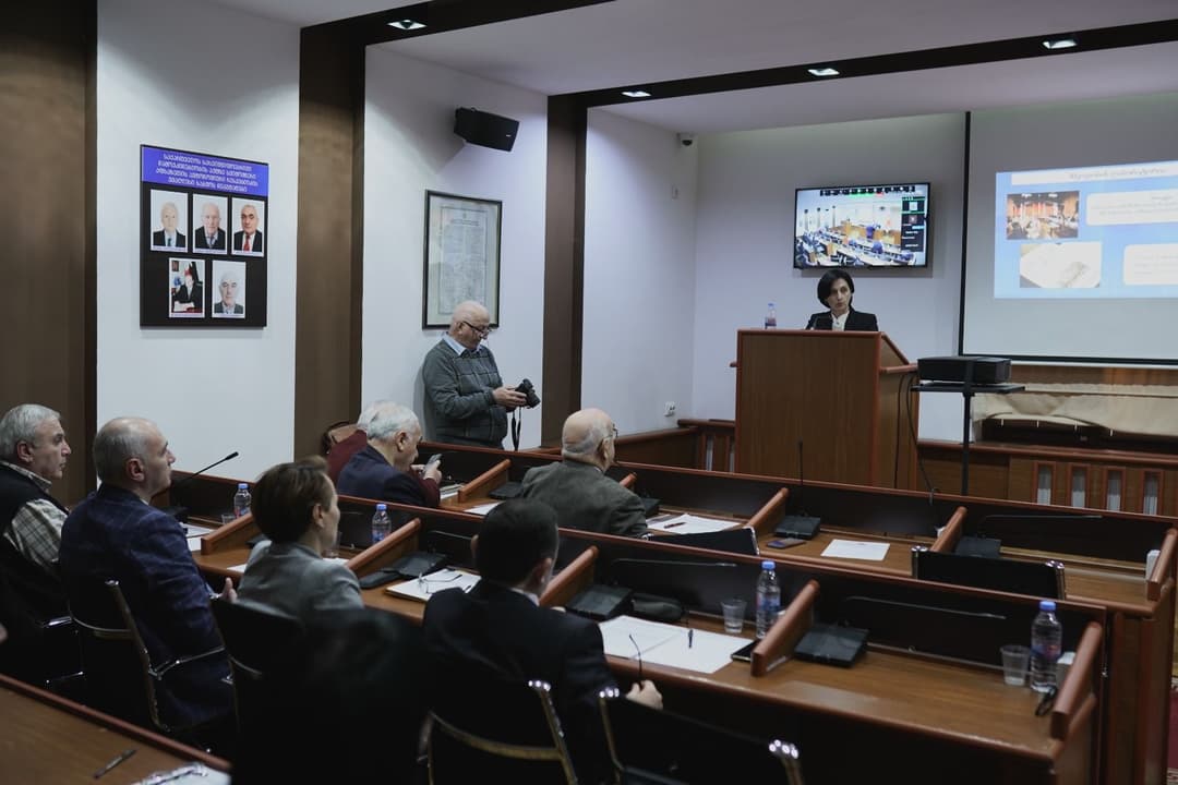 ალიონა ჩხოტუა აფხაზეთის უმაღლესი საბჭოს წინაშე ინტერპელაციის ფორმატში წარდგა