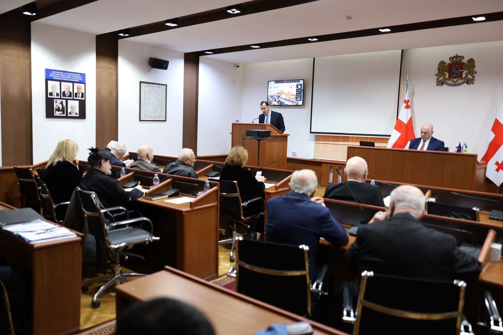 Frontnews image description