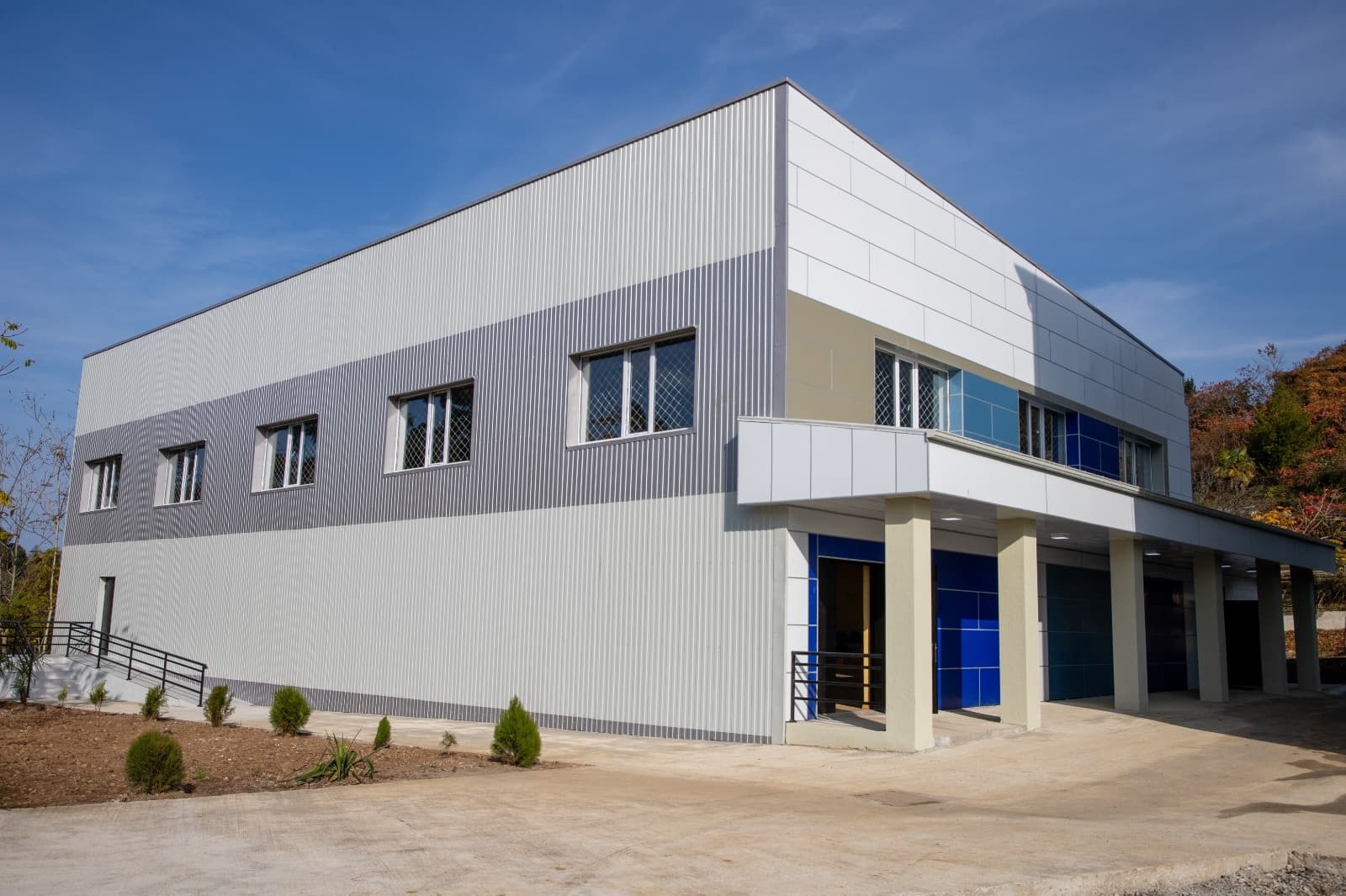 Frontnews image description