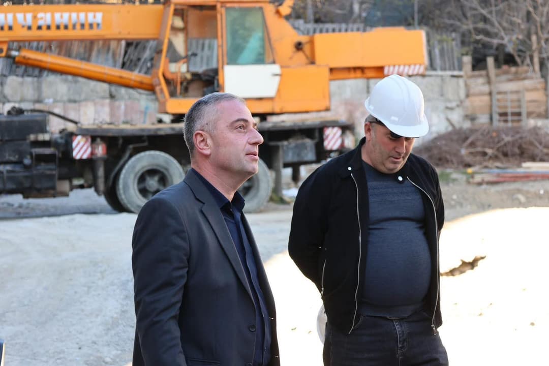 ბორჯომის მუნიციპალიტეტის მერი სასპორტო სკოლის და ბიბლიოთეკის შენობის რეკონსტრუქცია\რეაბილიტაციის პროცესს გაეცნო