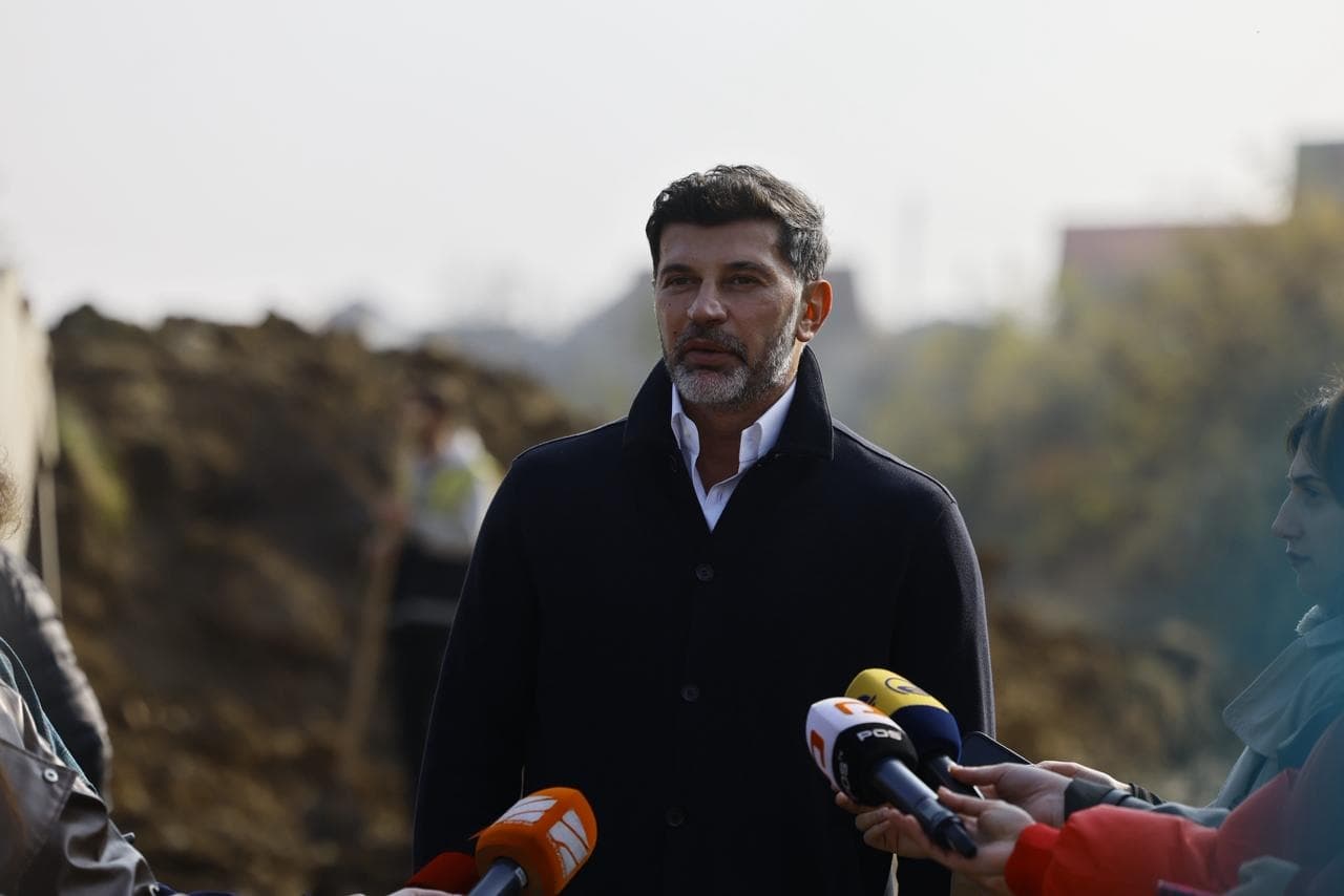 Frontnews image description