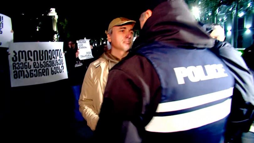 რუსთაველზე აქციის რამდენიმე მონაწილე, მათ შორის პოეტი პაატა შამუგია დააკავეს