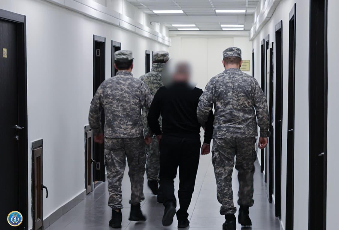 Frontnews image description