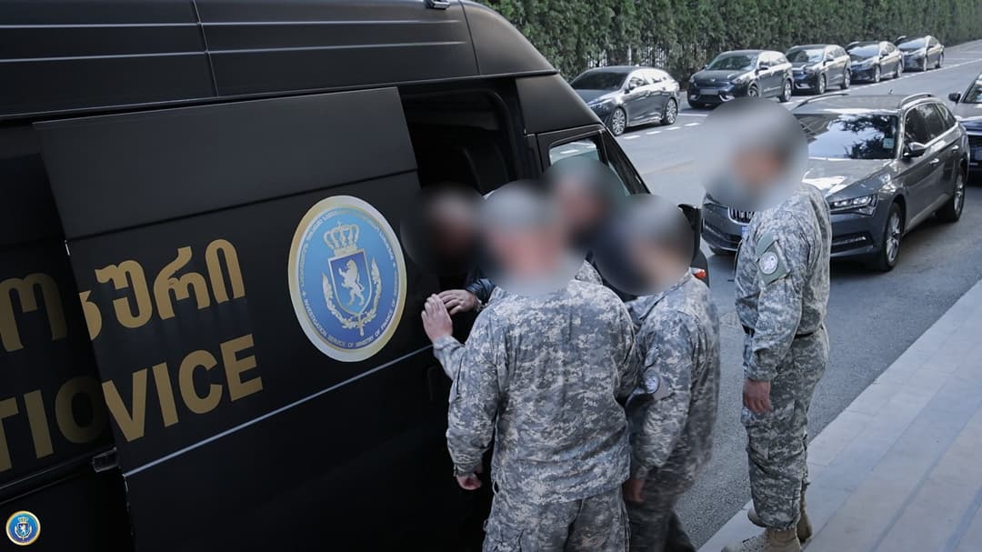 სახელმწიფო ბიუჯეტისთვის დიდი ოდენობით ზიანის მიყენების ფაქტზე ოთხი პირი დააკავეს