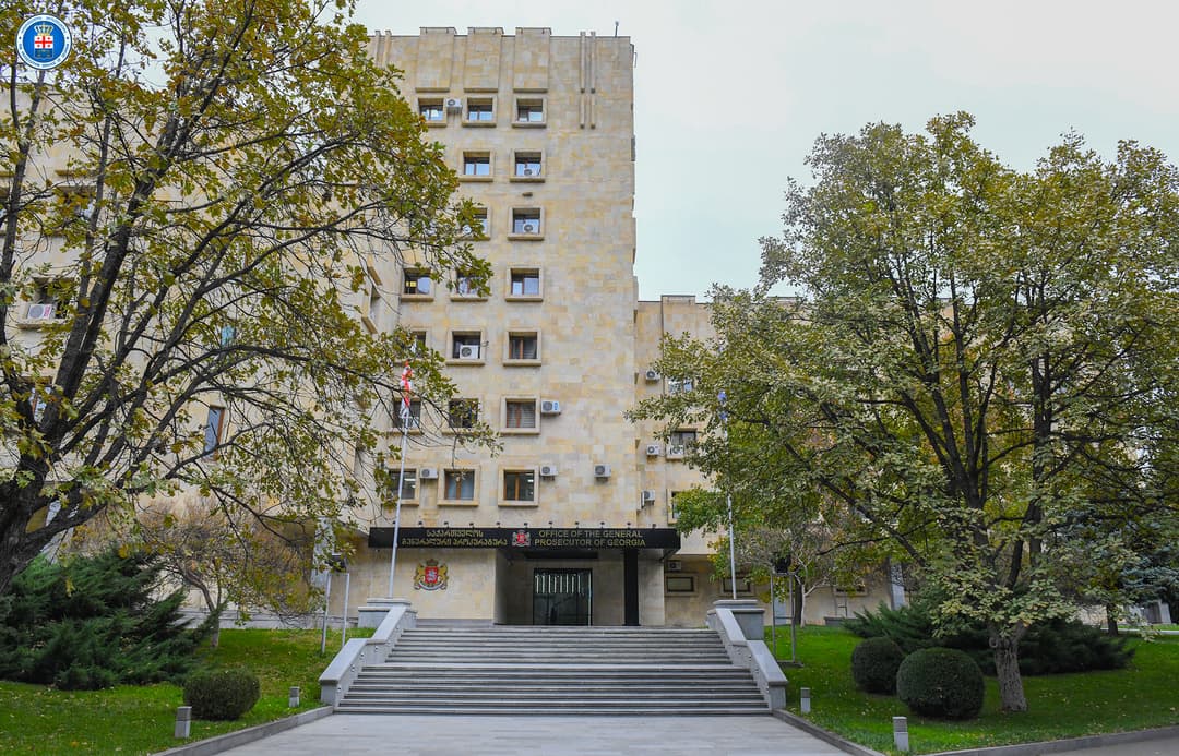 ქალის მიმართ ჩადენილი ძალადობისა და მუქარის ფაქტზე ქმარს და მამამთილს ბრალდება წარუდგინეს