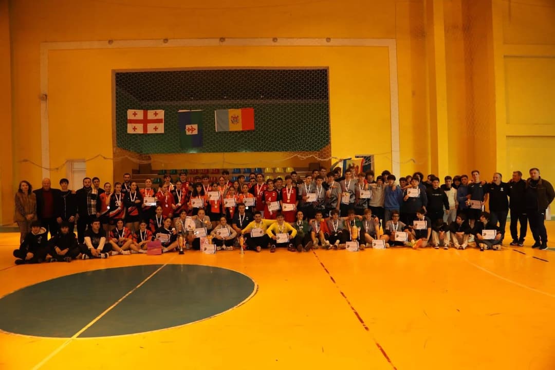 წყალტუბოს მუნიციპალიტეტის მერის მოადგილემ ხელბურთში საერთაშორისო ტურნირის გამარჯვებულები დააჯილდოვა