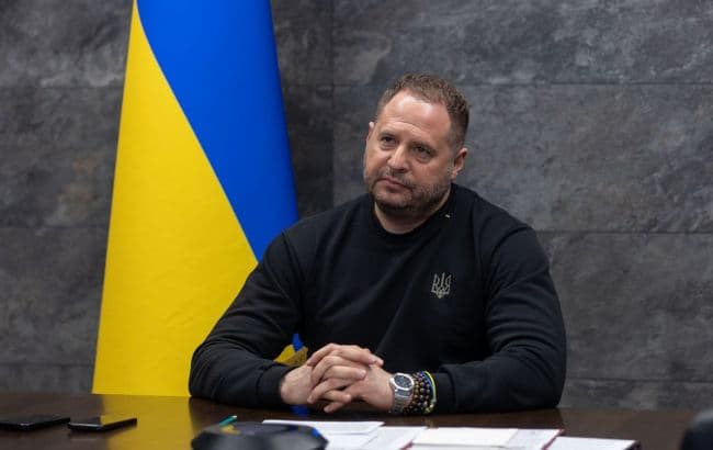 "გამომძიებლებს არანაირი დაბრკოლება არ შეჰქმნიათ" - ერმაკი NABU-ს დეტექტივებს მიერ მის სახლში ჩხრეკის ფაქტს ადასტურებს