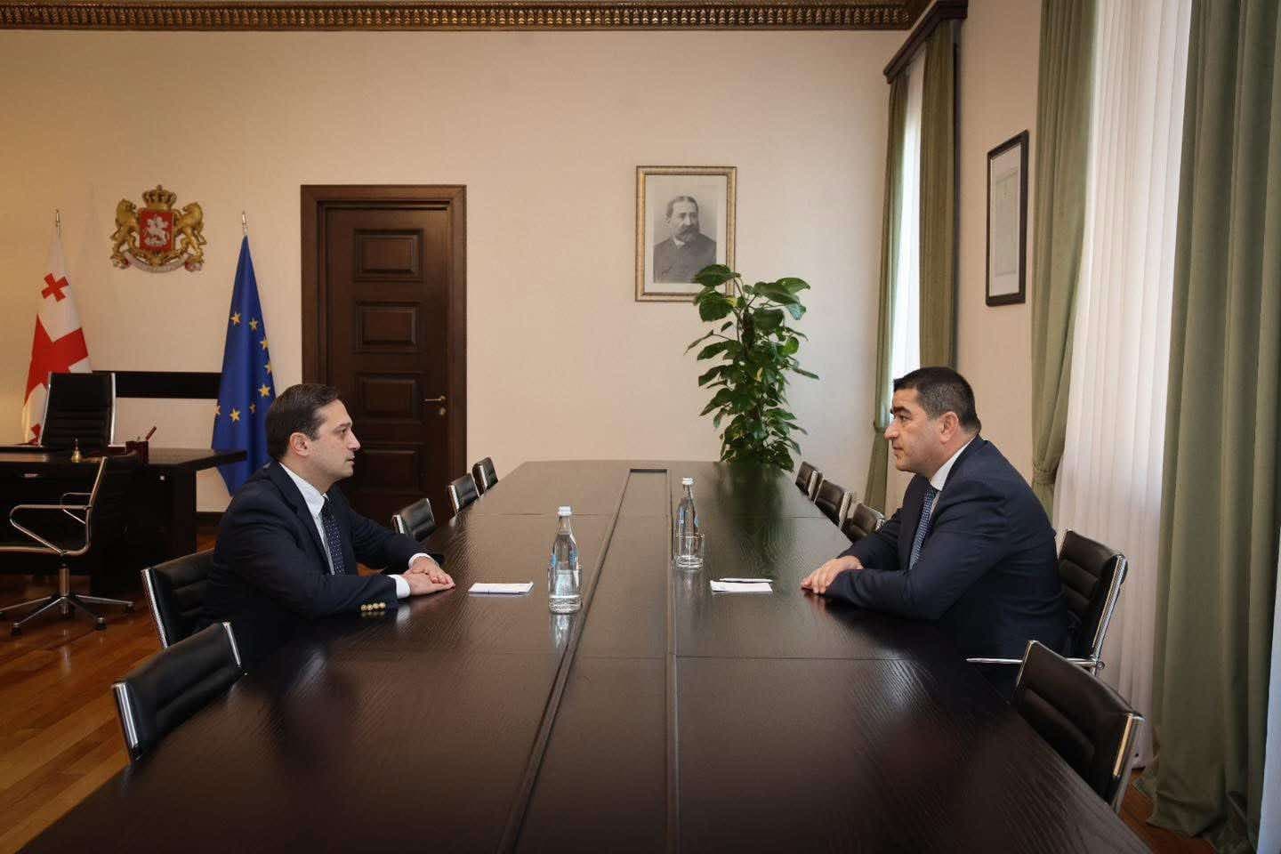 Frontnews image description