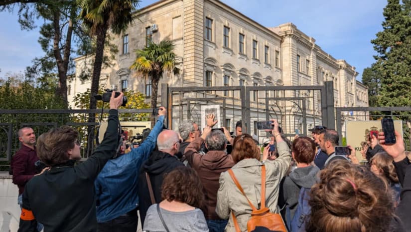 Frontnews image description