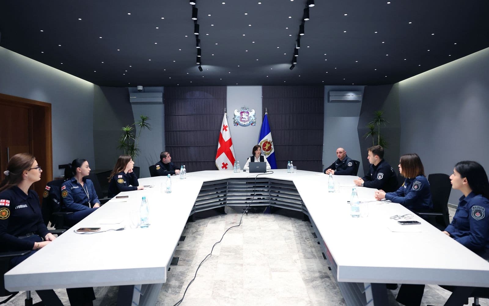 Frontnews image description