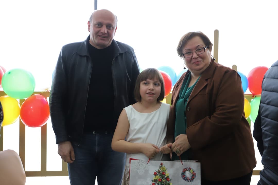 თერჯოლის მუნიციპალიტეტის მერი შშმ ბავშვთა დღის ცენტრ "საპოვნელას" ღონისძიებას დაესწრო