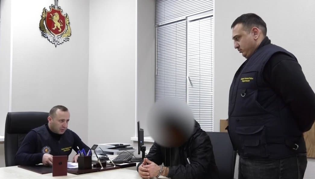 ბათუმში ძებნილი პირი დააკავეს