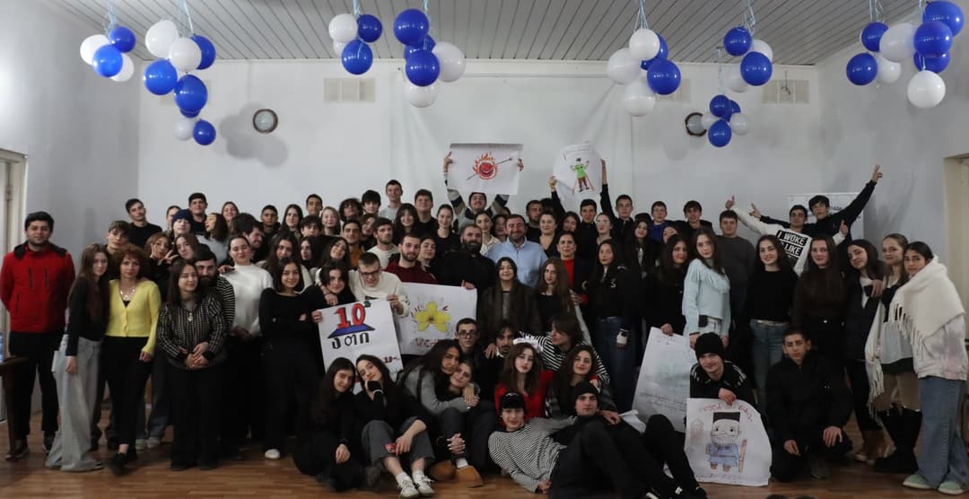 გორის მუნიციპალიტეტის მერის მოადგილე "ხელოვნების საახალწლო ბანაკი 2025“-ის დასკვნით ღონისძიებას დაესწრო