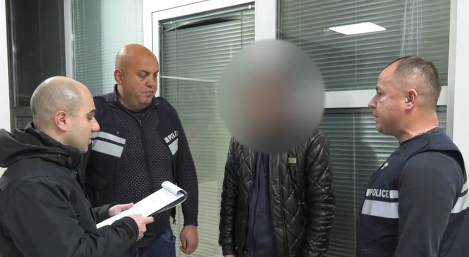 განზრახ მკვლელობის მცდელობის ბრალდებით წარსულში ნასამართლევი პირი დააკავეს