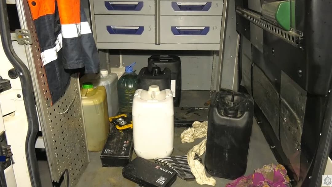 ქუთაისის აეროპორტის ტერიტორიაზე, სპეცტექნიკიდან 310 ლიტრი საწვავის ქურდობის ბრალდებით ორი პირი დააკავეს