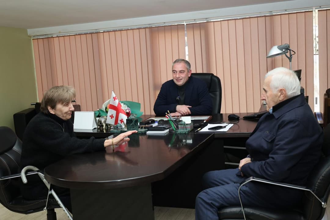 ბორჯომის მუნიციპალიტეტის მერმა ჯუმბერ კურტანიძე და ნადუსი ფერაძე მადლიერების სიგელით და ფულადი პრემიით დააჯილდოვა