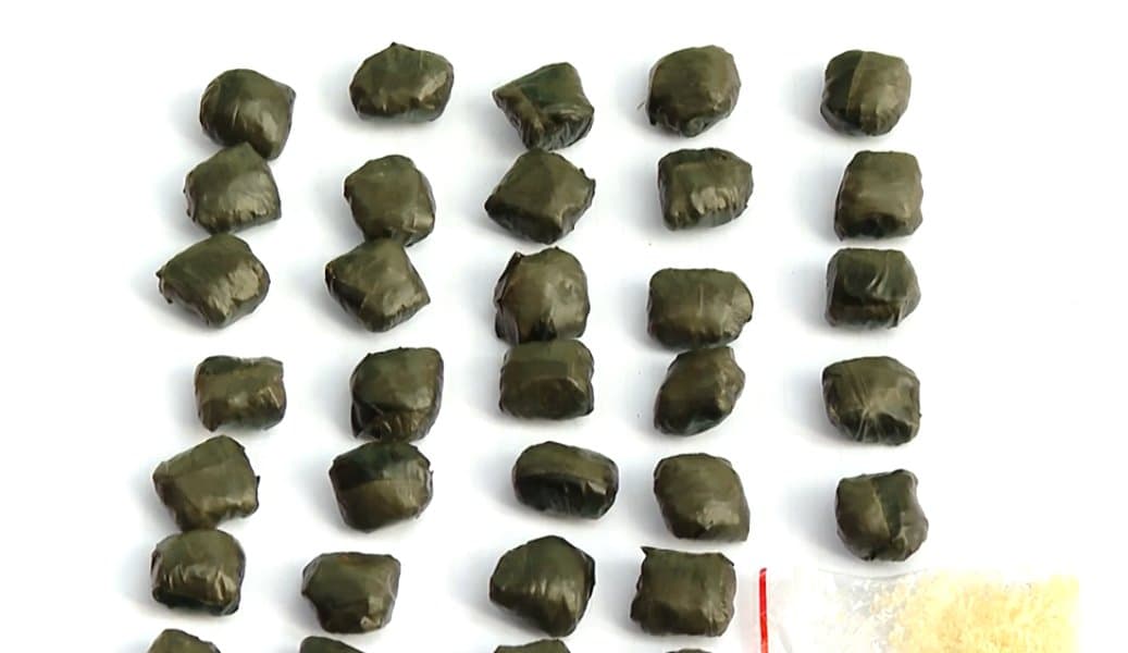 საპატრულო პოლიციამ თბილისში განსაკუთრებით დიდი ოდენობით ნარკოტიკული საშუალებები ამოიღო - დაკავებულია 4 პირი