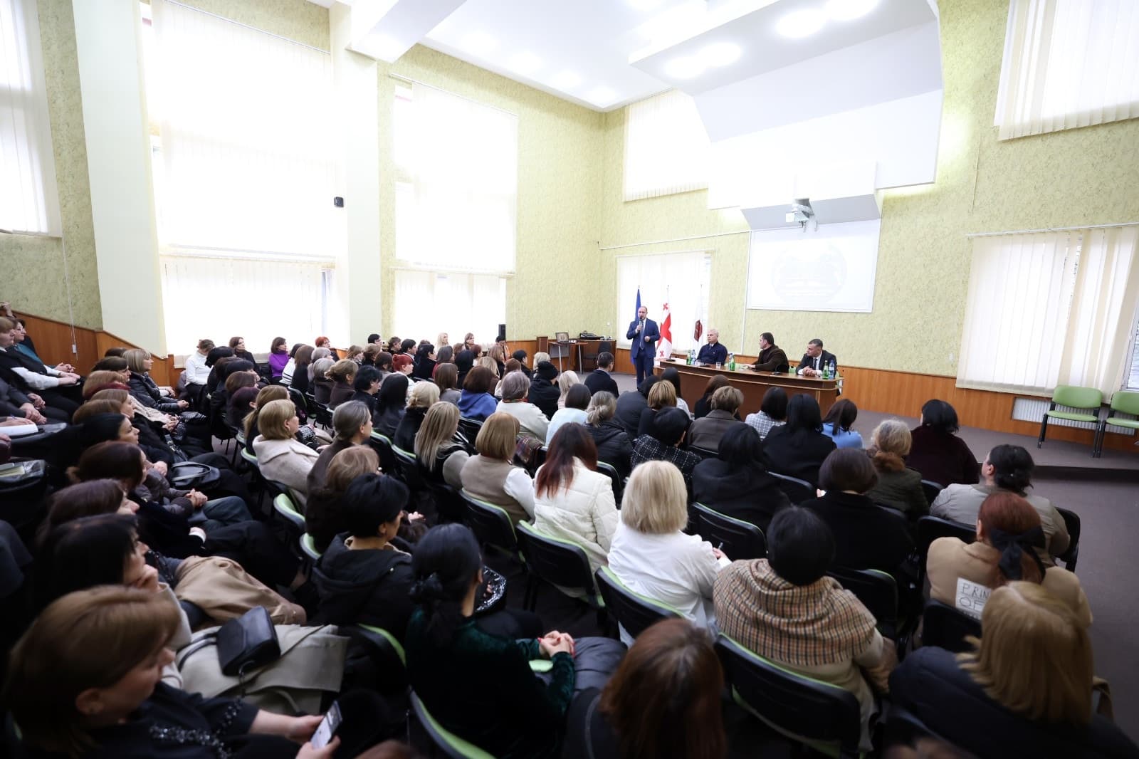 Frontnews image description