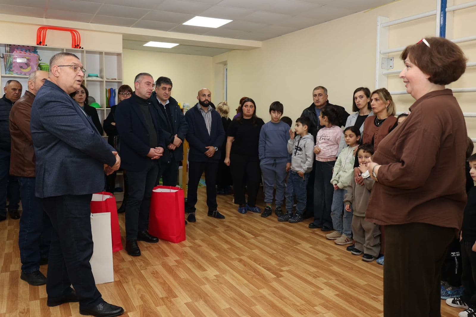 Frontnews image description