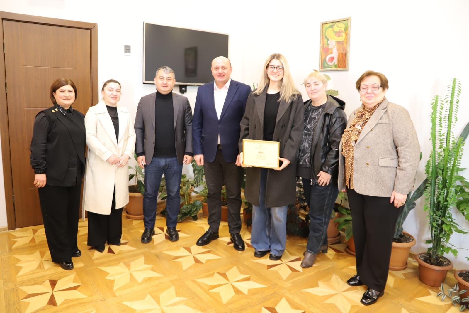 Frontnews image description