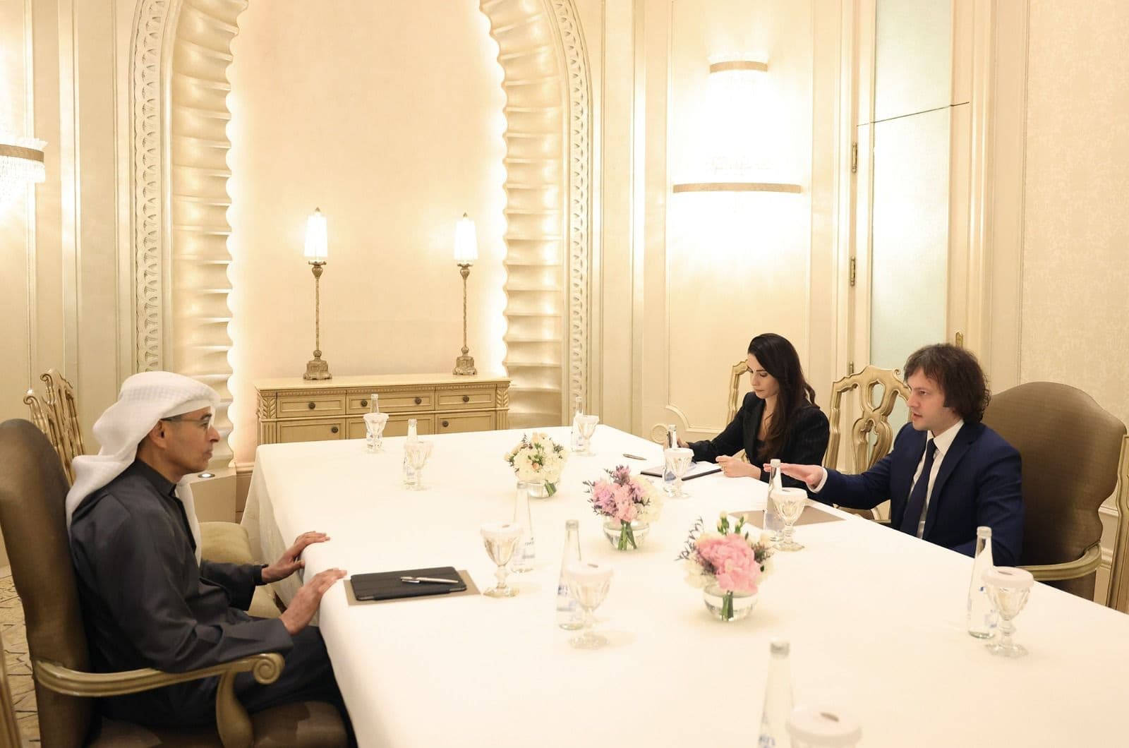 Frontnews image description