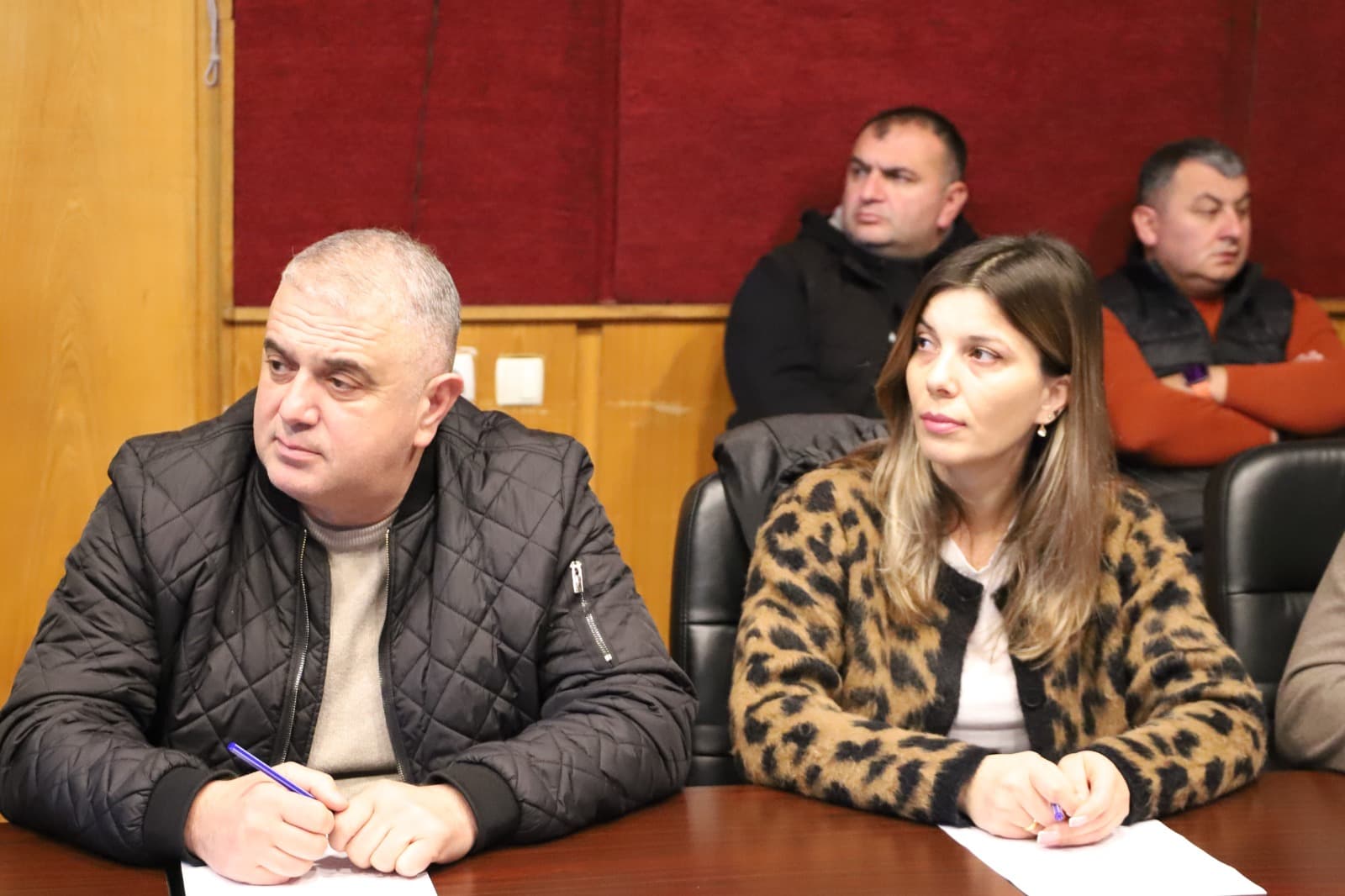 <p style="text-align: justify">თერჯოლის მუნიციპალიტეტის მერის ხელმძღვანელობით, მერიის საკონფერენციო დარბაზში, სახლდაზიანების სოციალური პროგრამის პრეზენტაცია გაიმართა.</p><p style="text-align: justify">მანუჩარ რობაქიძის თქმით, მიმდინარე წელს მუნიციპალიტეტში მცხოვრები სოციალურად დაუცველი ოჯახებისთვის 6 სახლი აშენდება.</p><p style="text-align: justify">კომისიამ პროგრამის ბენეფიციარები კონკრეტული კრიტერიუმების საფუძველზე შეარჩია. მშენებლობა ადგილობრივი ბიუჯეტიდან დაფინანსდება.</p><p style="text-align: justify">სახლდაზიანების სოციალური პროგრამა თერჯოლის მუნიციპალიტეტში 2019 წლიდან მოქმედებს და ახალი საცხოვრებლით უკვე სოციალურად დაუცველი 49 ოჯახი დაკმაყოფილდა.</p>