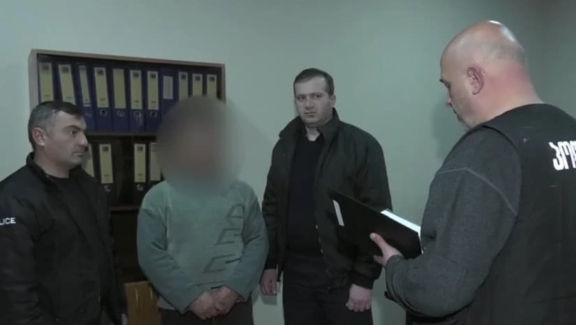 დმანისში ცოლის განზრახ მკვლელობაში ბრალდებულს 20 წლამდე ან უვადო პატიმრობა ემუქრება