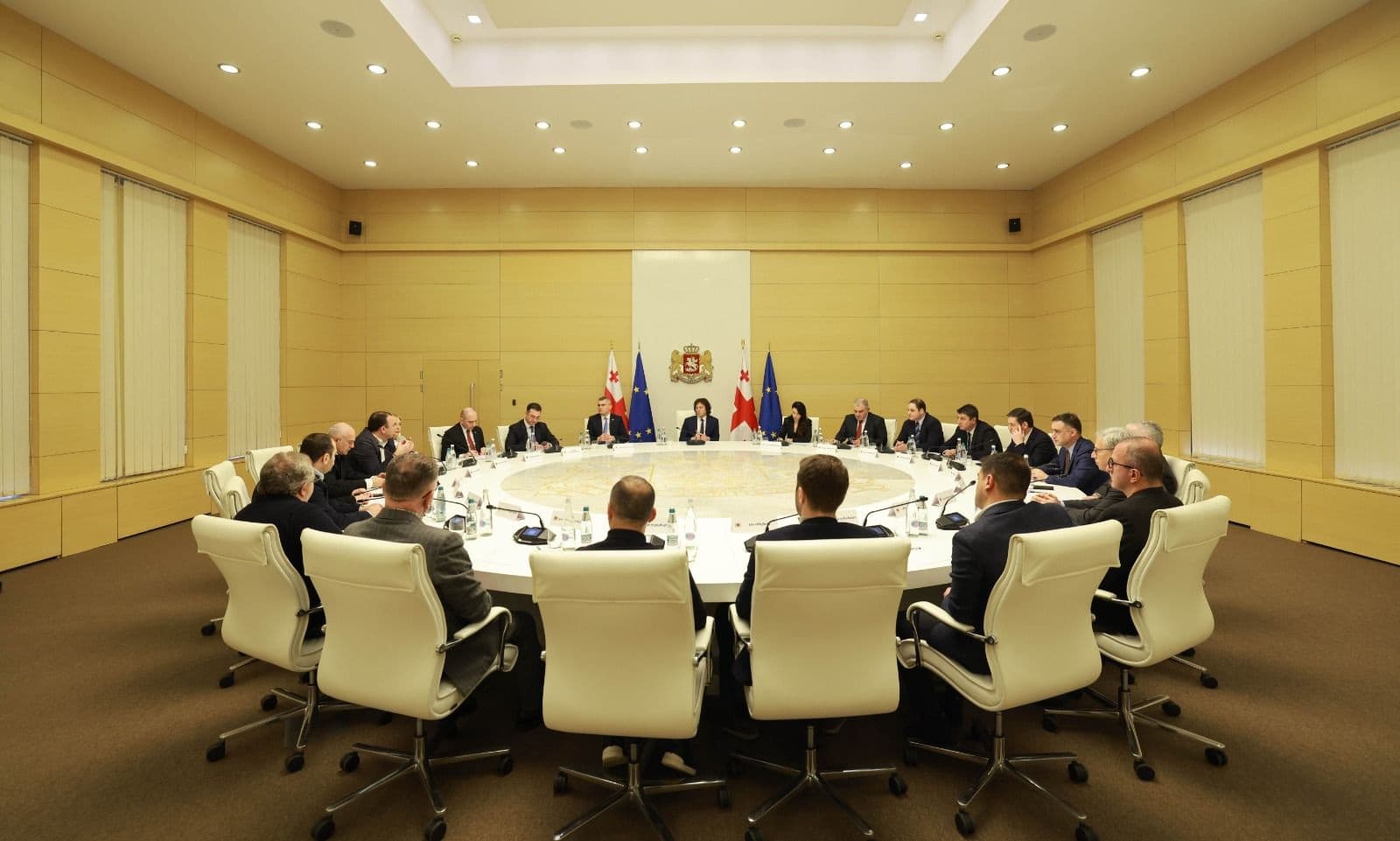 Frontnews image description