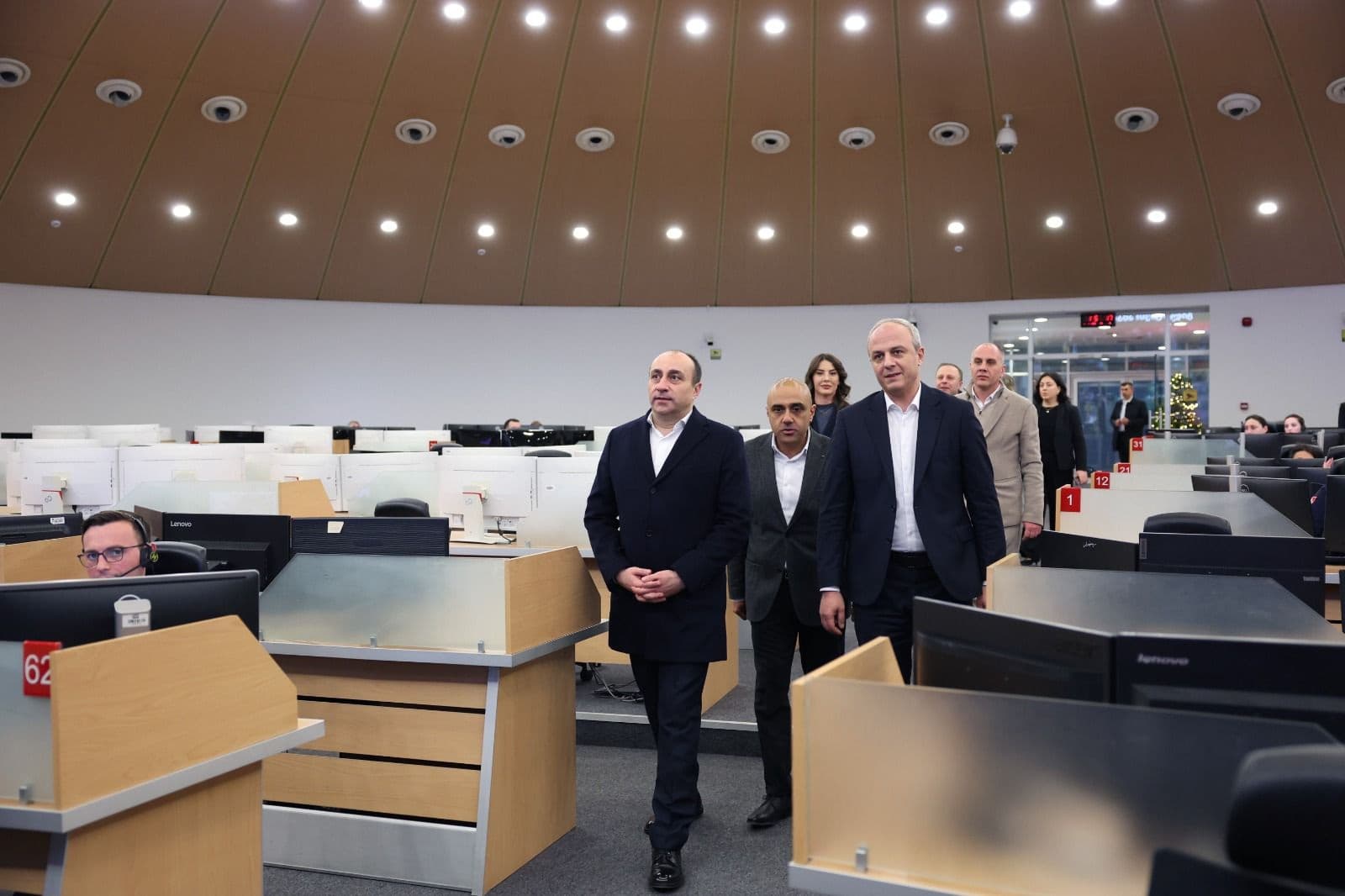 Frontnews image description