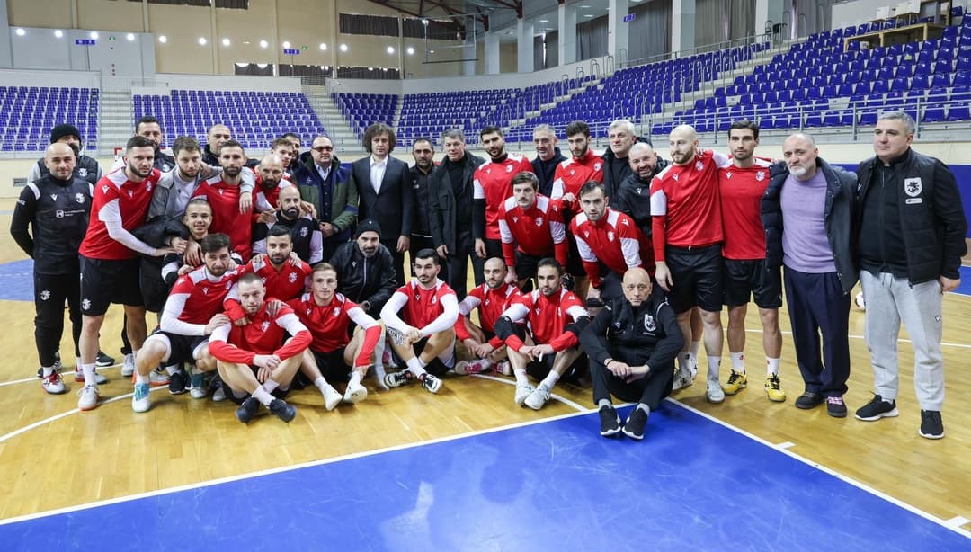 PM Kobakhidze meets Georgian futsal team ahead of European Championship
