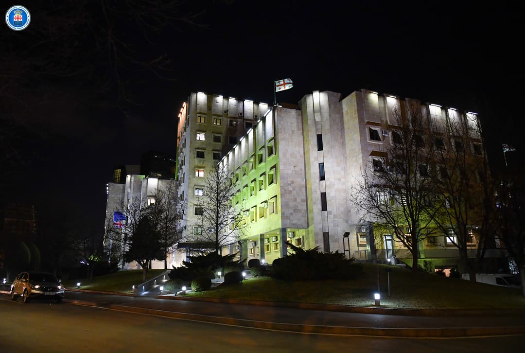 პროკურატურამ ტყიბულში, ერთ-ერთ რესტორანში განხორციელებული ჯგუფური ძალადობის ფაქტზე, ოთხ პირს ბრალდება წარუდგინა