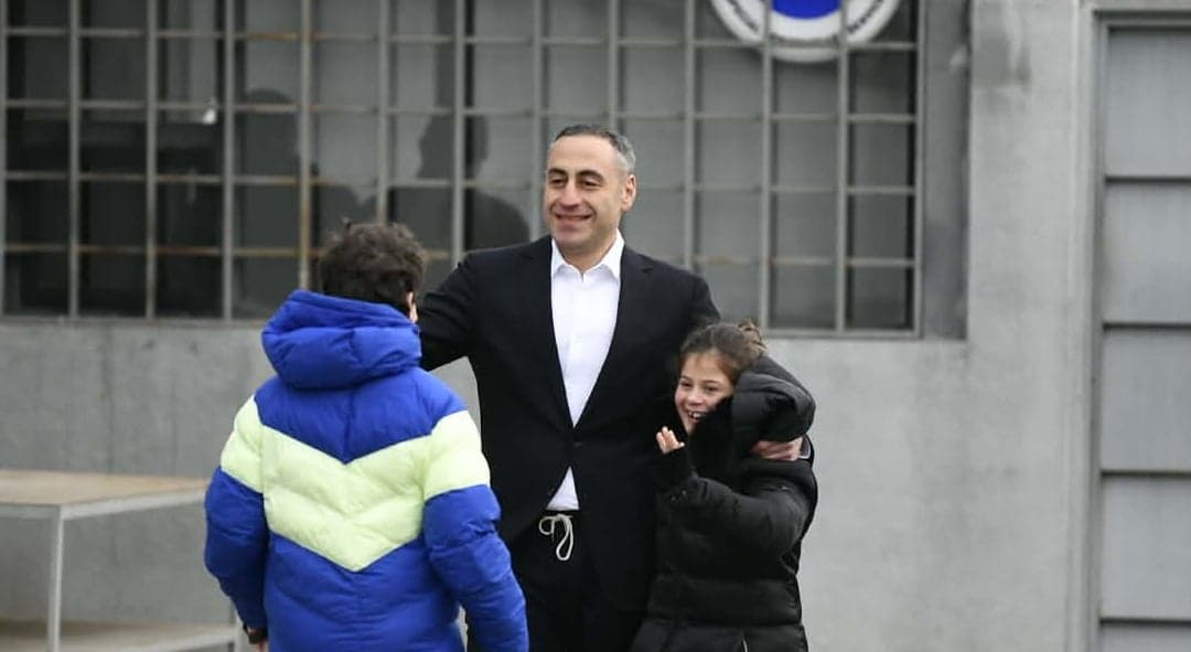 Frontnews image description