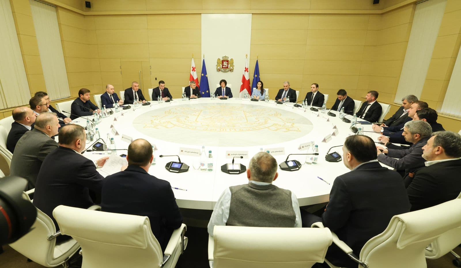 Frontnews image description