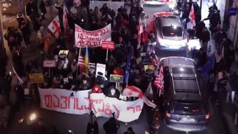 თბილისში მზია ამაღლობელის მხარდამჭერი მსვლელობა გაიმართა