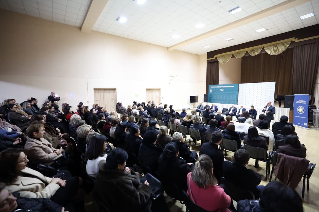 გივი მიქანაძე შიდა ქართლის რეგიონის პედაგოგებსა და სასკოლო საზოგადოების წარმომადგენლებს შეხვდა