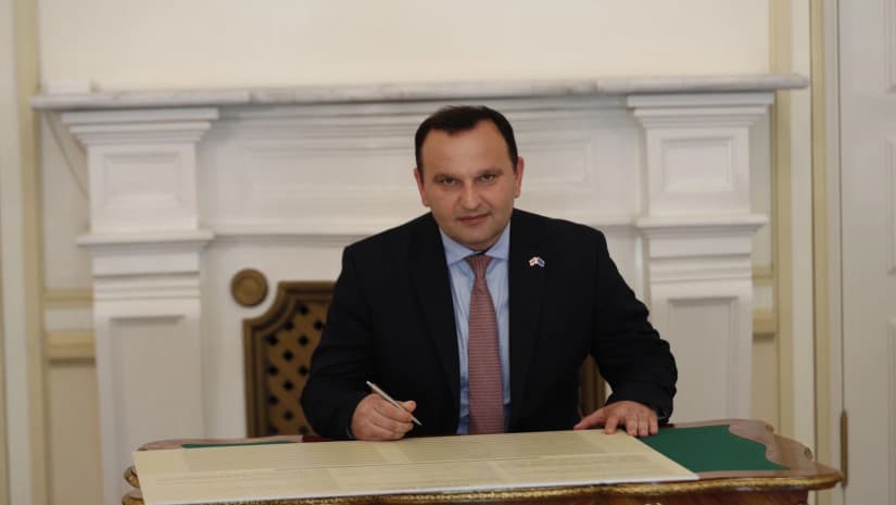 Frontnews image description