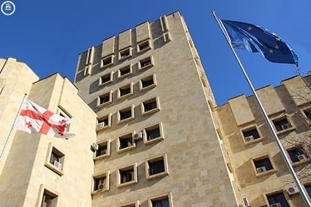 ტყიბულში, ერთ-ერთ რესტორანში, შსს-ს თანამშრომლისა და მისი თანმხლები პირების მიერ განხორციელებული ჯგუფური ძალადობის ფაქტზე გამოძიება მიმდინარეობს