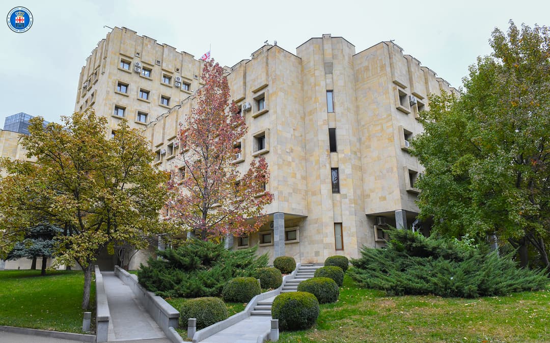 ორგანიზებული ჯგუფის მიერ ქურდობისა და წინასწარი შეცნობით დანაშაულებრივი გზით მოპოვებული ქონების შეძენის ფაქტებზე 6 პირს ბრალდება წარედგინა