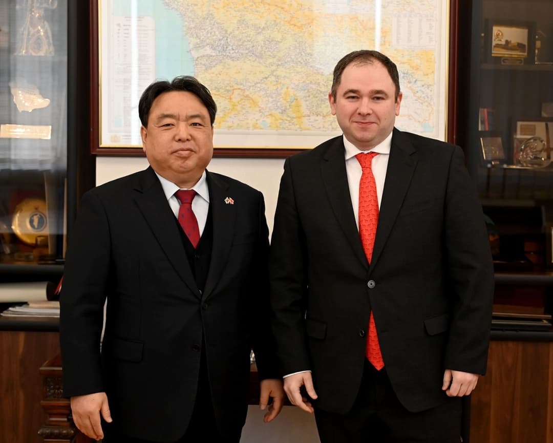 ნიკოლოზ სამხარაძე კორეის რესპუბლიკის ელჩს შეხვდა