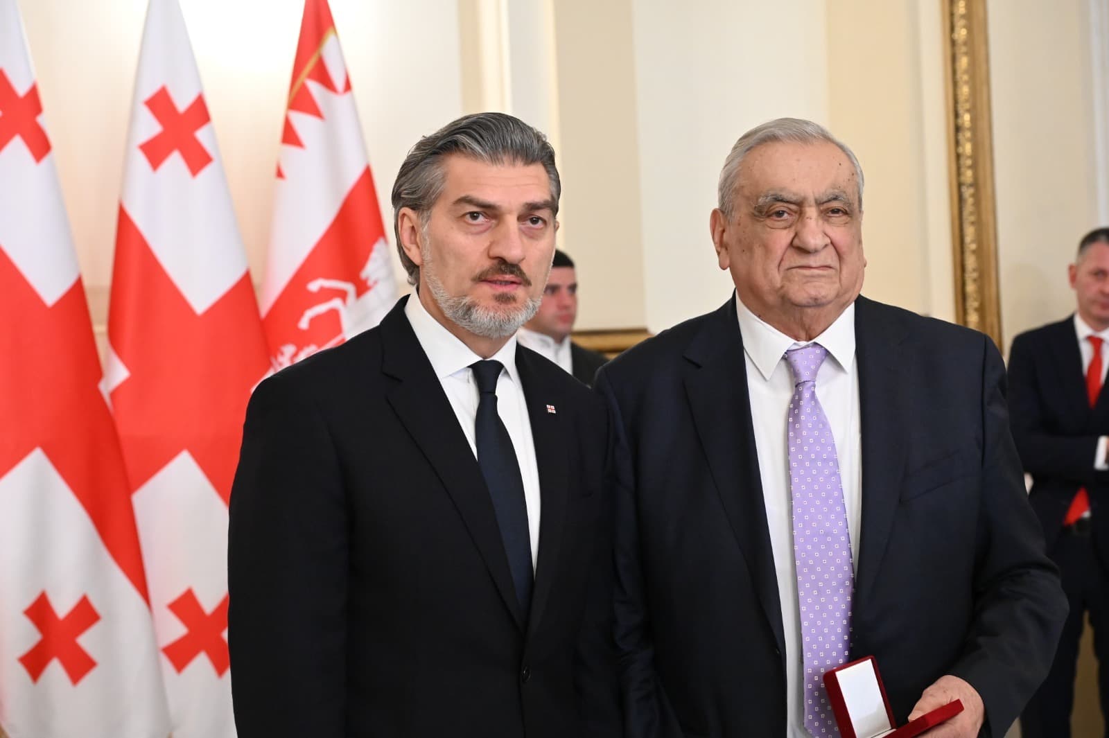 Frontnews image description