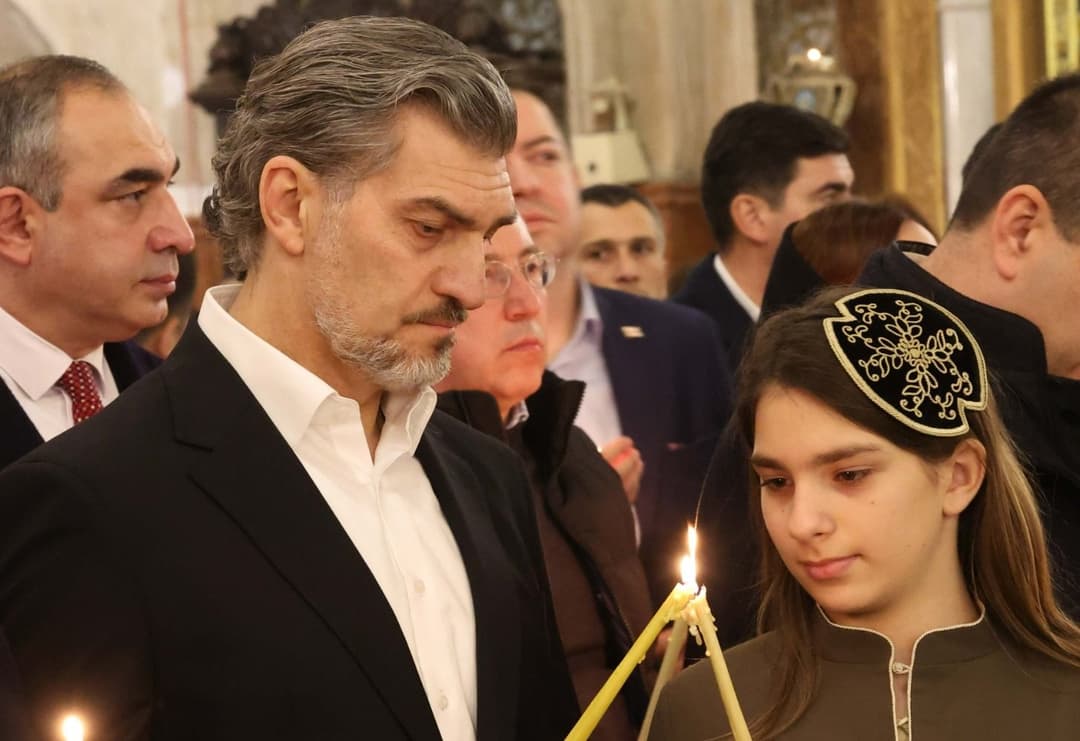 მიხეილ ყაველაშვილი სამების საკათედრო ტაძარში საშობაო ლიტურგიას დაესწრო