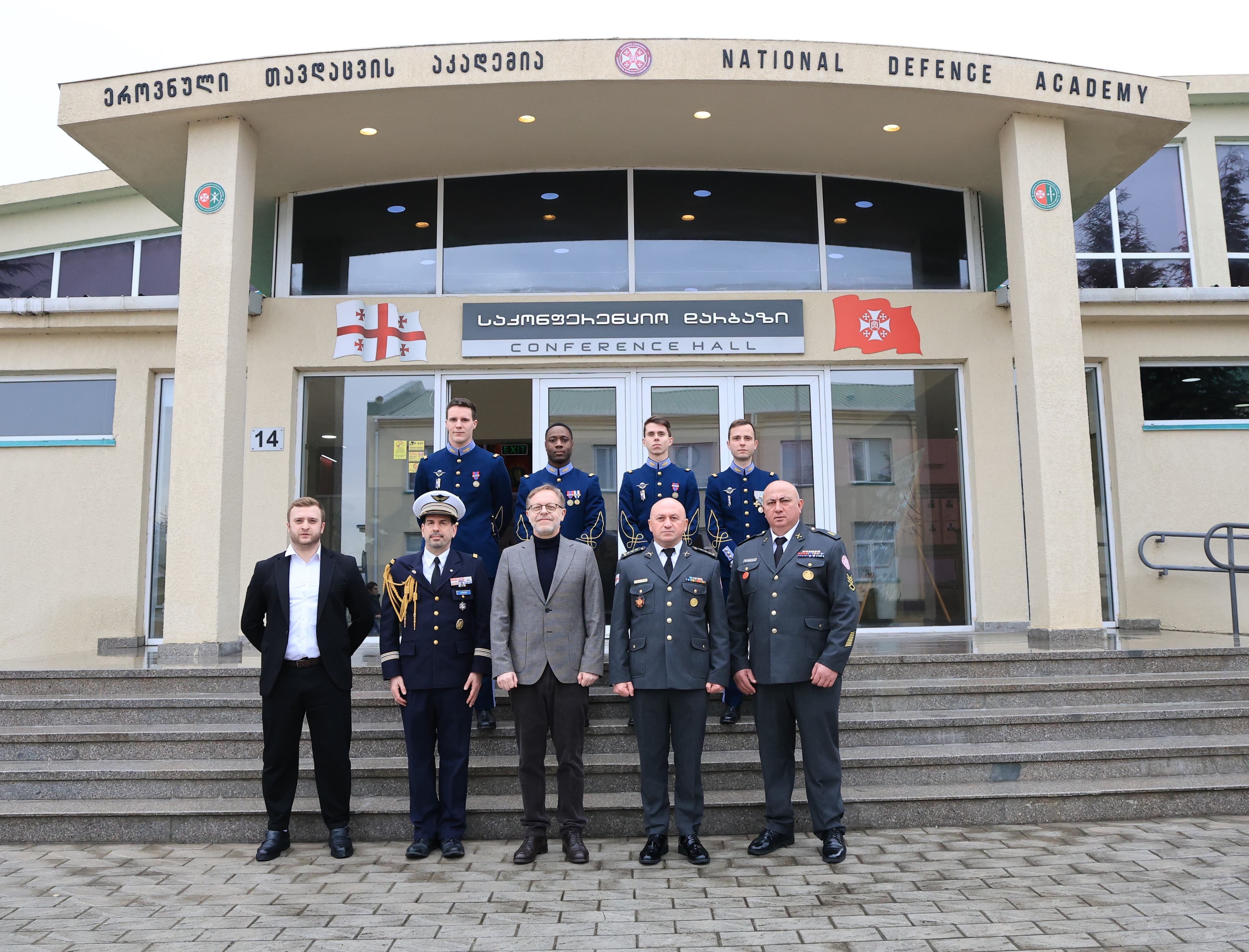 Frontnews image description