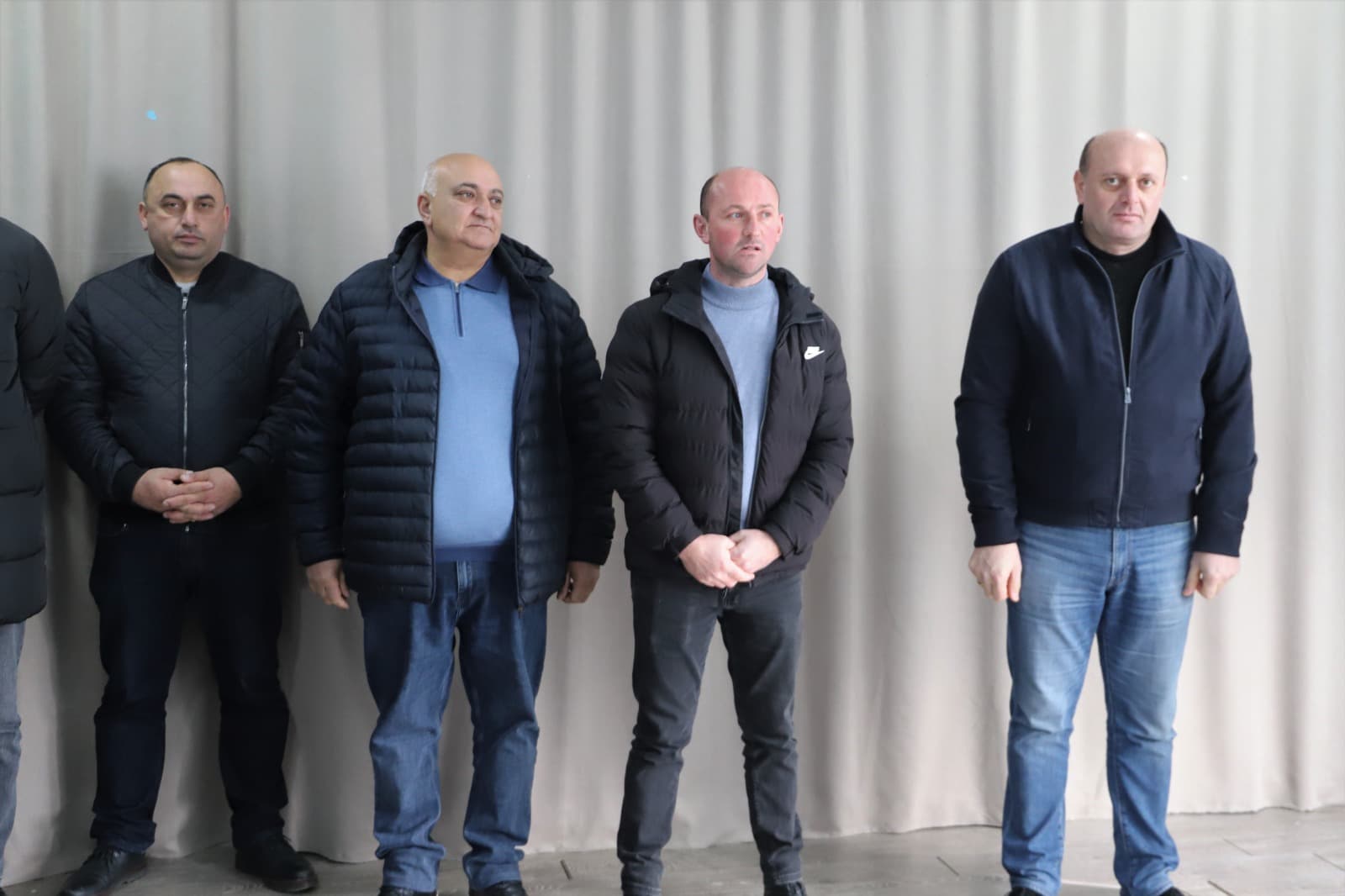 <p style="text-align: justify">თერჯოლის მუნიციპალიტეტში "სოფლის მხარდაჭერის პროგრამის" ფარგლებში მოსახლეობასთან შეხვედრები დასრულდა.&nbsp;</p><p style="text-align: justify">მუნიციპალიტეტის მერმა მანუჩარ რობაქიძემ, საკრებულოს თავმჯდომარემ სოსო ჩაფიჩაძემ სოფელ ძევრის, გოგნის და ჩხარის &nbsp;მოსახლეობასთან დასკვნითი კონსულტაციები გამართეს.</p><p style="text-align: justify">პრესსამსახურის ინფორმაციით, შეხვედრებზე რამდენიმე პრიორიტეტული მიმართულება დასახელდა,მათ შორის შიდა საუბნო გზების რეაბილიტაცია, სანიაღვრე არხების ,გარე განათებების, სველი წერტილების და &nbsp;სკვერის მოწესრიგება.&nbsp;</p><p style="text-align: justify">მოსახლეობასთან შეხვედრებს თერჯოლის მუნიციპალიტეტის მერისა და საკრებულოს თავმჯდომარის მოადგილეები, საკრებულოს მაჟორიტარი წევრები და ადგილობრივი თვითმმართველობის წარმომადგენლები ესწრებოდნენ.</p>