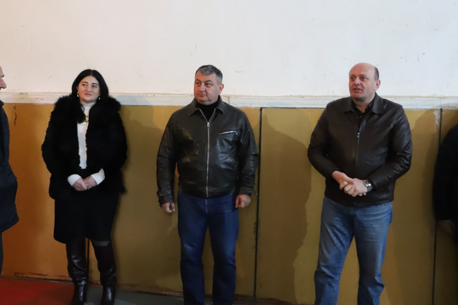 <p style="text-align: justify">"სოფლის მხარდაჭერის პროგრამის" ფარგლებში, თერჯოლის მუნიციპალიტეტის მერმა მანუჩარ რობაქიძემ, საკრებულოს თავმჯდომარემ სოსო ჩაფიჩაძემ მუნიციპალიტეტის სოფლების: თუზის, საზანოს და რუფოთის მოსახლეობასთან საკონსულტაციო შეხვედრები გამართეს.&nbsp;</p><p style="text-align: justify">შეხვედრებზე რამდენიმე პრიორიტეტული მიმართულება დასახელდა, მათ შორის შიდა საუბნო გზების რეაბილიტაცია, სანიაღვრე არხების ,გარე განათებების, მინი სტადიონების და ფანჩატურების მოწყობა.&nbsp;</p><p style="text-align: justify">მოსახლეობასთან შეხვედრებს თერჯოლის მუნიციპალიტეტის მერისა და საკრებულოს თავმჯდომარის მოადგილეები, საკრებულოს მაჟორიტარი წევრები და ადგილობრივი თვითმმართველობის წარმომადგენლები ესწრებოდნენ.</p>