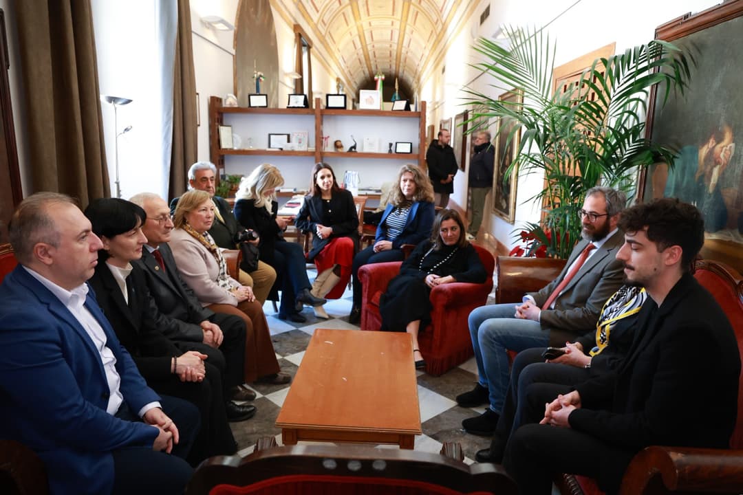 აფხაზეთის ავტონომიური რესპუბლიკის იუსტიციისა და სამოქალაქო ინტეგრაციის მინისტრი მონრეალის მერს და საკრებულოს თავმჯდომარეს შეხვდა