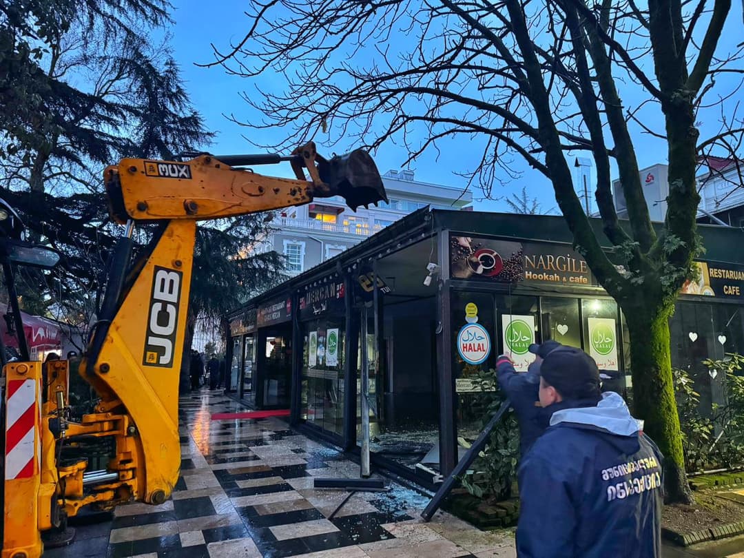 ბათუმის მერია - ბათუმში კიდევ ერთი უნებართვო ობიექტის დემონტაჟი დაიწყო