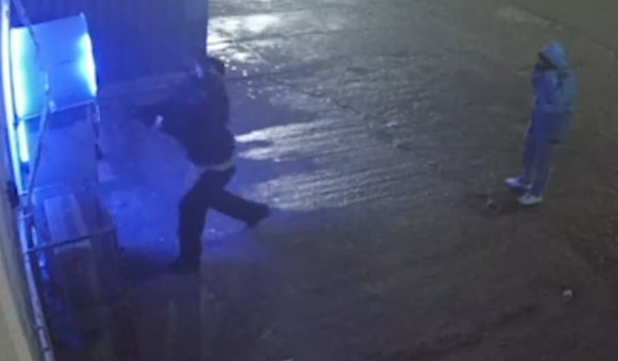 მცხეთაში ორი პირი დააკავეს, რომლებმაც სწრაფი ჩასარიცხი აპარატებიდან 12 000 ლარამდე მოიპარეს